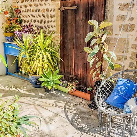 Holiday home La Maison Du Bonheur 20 Personnes Avec Jacuzzi Anneyron