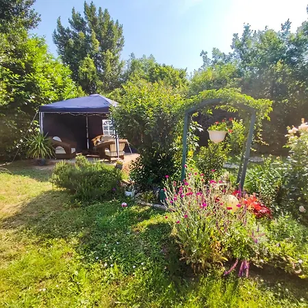 La Maison Du Bonheur 20 Personnes Avec Jacuzzi Holiday home *